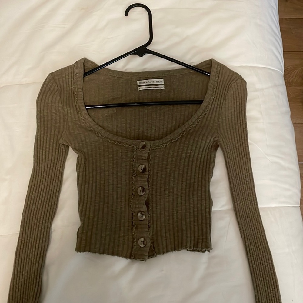 Olive green urban outfitters longsleeve. Worn once
